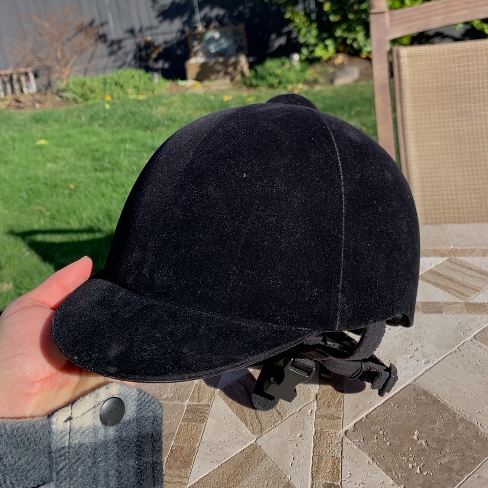 International riding helmet Sri equestrian